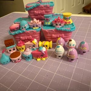 Shopkins Easter Lot - 19 figures
